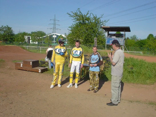 King of Oldschool: Hier ehrt Dieter Schadowski die drei coolsten Veteranen. Frank Bunk, Dirk Waehler und Stephan Prantl wurden dieses Jahr für ihre Outfits ausgezeichnet