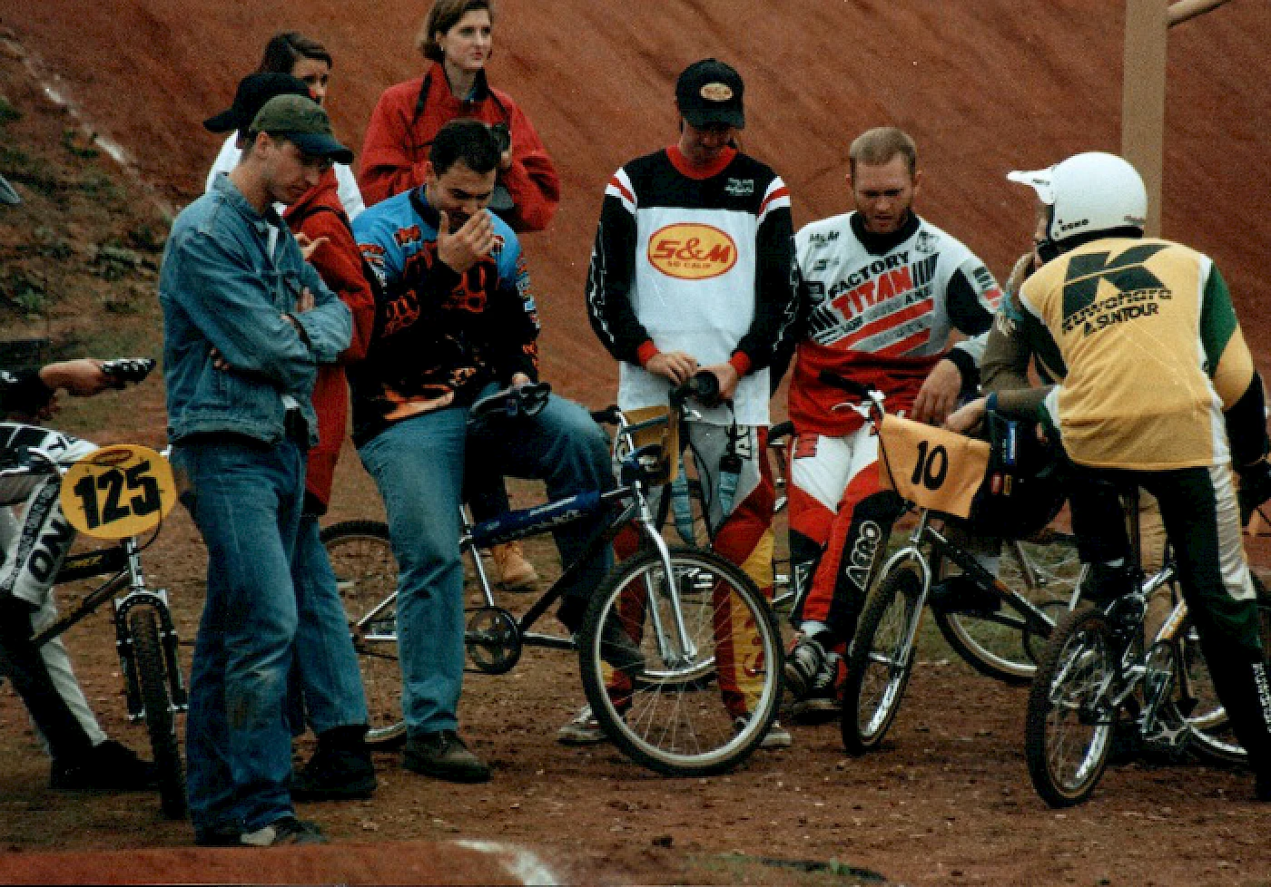 Tim Schneider, Alex Rockenberg (damals noch Veteran), Alex Bohnenstengel (von links). Alex Rockenberg &quot;rockte&quot; Australien 2003 und wurde Weltmeister in Cruiser. Also passt auf vor Veteranen die zurückkommen!